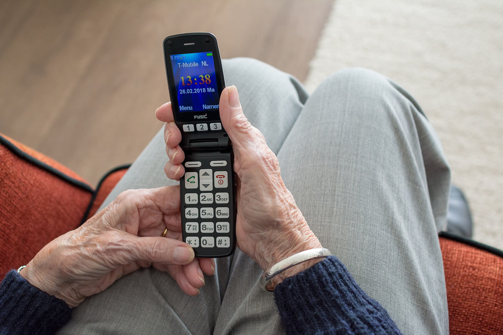 Best Phones For Senior Citizens 2024 - Corri Doralin